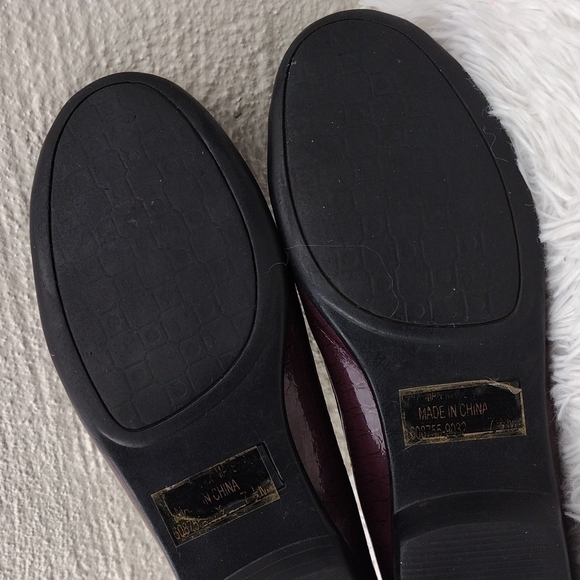 Classique Purple Lizard Faux Patent Leather Slip On Low Heel Loafer Shoe - Picture 8 of 15